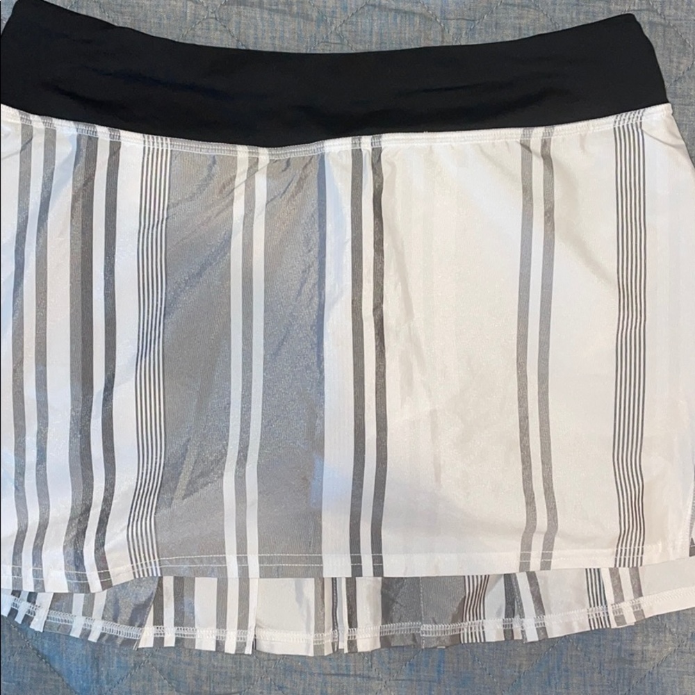 Lululemon tennis skirt size 6 Tall